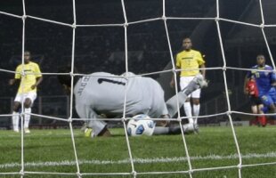 Brazilia s-a calificat cu emoţii în sferturi » Julio Cesar era să-i îngroape!