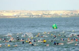 În septembrie, Triathlon Challenge te provoacă la o cursă nebună de înot, ciclism şi alergare!