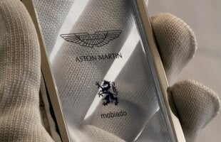 Aston Martin lansează CPT002, smartphone cu design futuristic şi funcţii de control pentru maşina ta sport