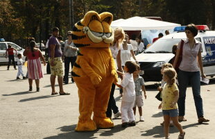 Garfield vine la tine în oraş. Fă cunoştinţă cu haiosul motan!