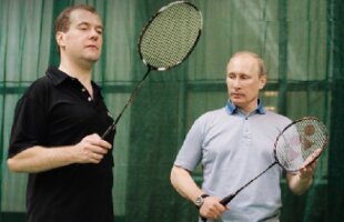 VIDEO Dacă-i place preşedintelui, să placă tuturor » Medvedev introduce badmintonul în şcolile din Rusia