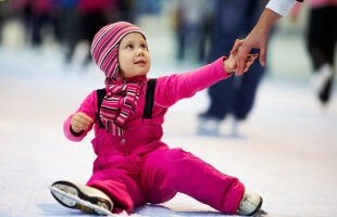 Cu 15 lei intri de câte ori vrei într-o săptămînă pe cel mai nou patinoar din Bucureşti!