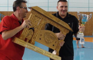 Greutatea succesului » Patru echipe de handbal se bat pentru un trofeu de 15 kilograme!