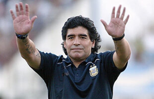 Maradona a fost operat la rinichi