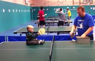 VIDEO N-o să-ţi vină să crezi pînă nu vezi » Are DOAR 18 luni, dar loveşte incredibil mingea de ping pong