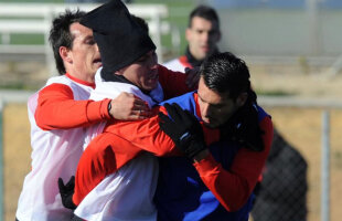 GALERIE FOTO Pumni, palme şi şuturi la antrenamentul lui FC Sevilla. S-a lăsat cu pedepse