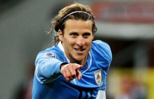 Forlan a venit să joace cu anonimii lui Piţurcă: "Îl ştiu doar pe Mutu"