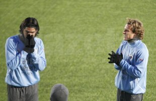 GALERIE FOTO » Uruguayenii s-au bătut cu zăpadă după antrenamentul pe terenul sintetic de la Buftea