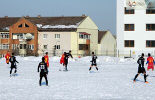 Incredibil! În liga secundă, pauza competiţională ţine patru luni. Unii jucători stau şi cinci :O