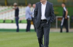 Interviu-eveniment cu Porumboiu despre fotbal, afaceri, poker şi politică: "Crăciunescu negociază arbitrajele cu cluburile şi Kassai ca să-şi ţină postul!"