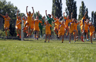 FOTO Fetiţele Powerpuff » Selecţionata de junioare U19 a României atacă o medalie la Euro 2012 din Antalya