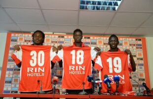 FOTO Dinamo şi-a prezentat perlele din Africa: Koulibaly, Issa Ba şi Boubacar, ”veniţi la muncă în România”, cum spun chiar jucătorii