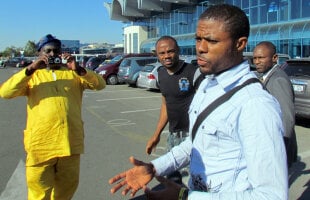 Plimbat între IML, aeroport şi cimitir! » Prietenii nigerianului Henry Chinonso au făcut un scandal monstru la Morgă