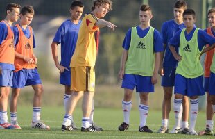 Întoarcerea "Marelui Blond" » Florin Răducioiu a preluat România U15