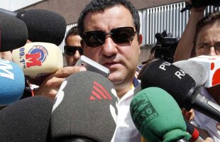 Impresarul lui Ibrahimovici atacă dur » "Blatter: dictator nebun, Platini: şeful mafiei, Cruyff: bătrîn dement"