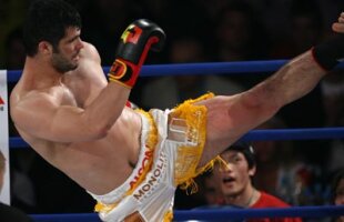 VIDEO Daniel Ghiţă nu înţelege de ce arbitrul a oprit finala cu Semmy Schilt: "E ca la fotbal, nu poţi să faci nimic" :X