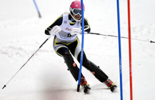 Slalom printre fulgi » Concursul de ieri de slalom feminin s-a desfăşurat pe o ninsoare abundentă