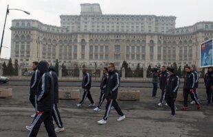 FOTO Jucătorii lui Ajax au vizitat Casa Poporului