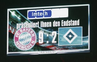 Jucătorii lui Hamburg vor să se împace cu fanii după înfrîngerea cu Bayern, scor 9-2 » Ce gest superb fac pentru aceştia