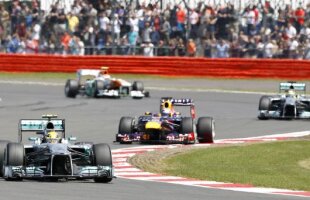 Ziua exploziilor » Rosberg cîştigă la Silverstone, abandonul lui Vettel relansează lupta la titlu