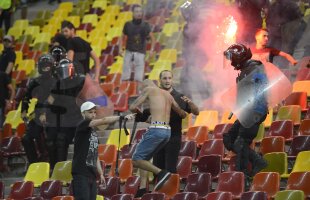 FOTO Au zburat scaunele pe Naţional Arena! » Haos în peluză: ultraşii s-au luat la bătaie!