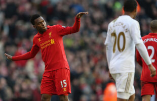 VIDEO Sturridge dansează şi pe stadion, dar şi în afara lui » Cum a petrecut alături de un fan :)