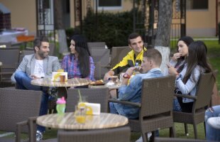 GALERIE FOTO Grătar şi voie bună la Săftica » Dinamoviştii au ieşit la iarbă verde cu familiile