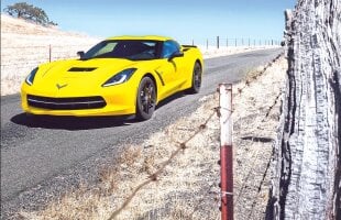 A apărut TopGear de octombrie » SUA atacă Europa cu Chevrolet Corvette Stingray, eroul american imperfect