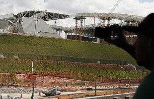 Stadioanele din Brazilia fac victime » Doi morţi la construcţia unei arene pentru Mondial!