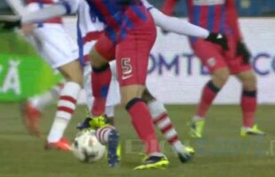 VIDEO Decizii pro-Steaua în prima repriză de la Galaţi » Pintilii a fost iertat de arbitru după un fault criminal din spate!