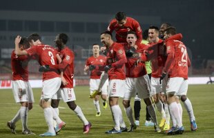 FOTO&VIDEO "Cîinii" ştiu să facă şi spectacol » Dinamo - ACS Poli 4-0 şi echipa lui Stoican are 4 victorii consecutive în Liga 1