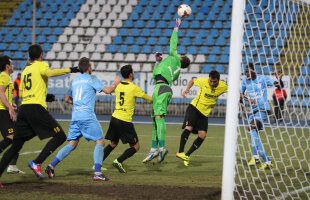 VIDEO Fotbal cu gîndul la vacanţă » Săgeata şi Braşovul şi-au pus în valoare portarii într-o remiză fără goluri