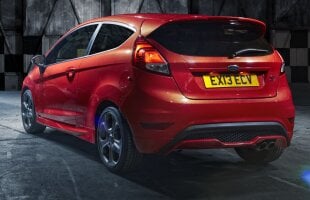 Premiantele » TopGear prezintă cele mai bune maşini ale anului. Ford Fiesta ST - cel mai bun automobil din 2013