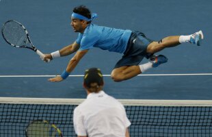 Poza zilei la Australian Open » Fabio Fognini ”pluteşte” către minge