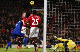 VIDEO Energizant » A revenit Robin Van Persie, s-a făcut bine şi Man. United: 2-0 împotriva lui Cardiff