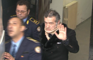 UPDATE FOTO Gigi Becali a cerut magistraţilor să fie eliberat: "Risc să rămîn paralizat!" Ce a decis instanţa