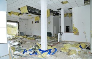 GALERIE FOTO Casa bîntuită » Stadionul Unirii Urziceni arată ca după bombardament