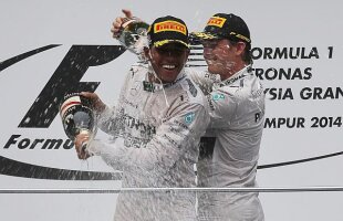 În sfîrşit, Lewis! » Hamilton a fost ocolit de ghinion la Sepang şi a cîştigat liniştit