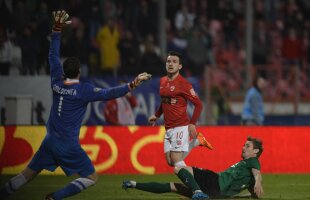 VIDEO "Scăriţă" spre Europa » Dinamo a reuşit să întoarcă scorul cu Oţelul, 3-1, şi urcă pe locul 4