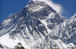 Tăcere pe Everest! » Nici un semn de la ultimii alpinişti români plecaţi spre vîrful munţilor Himalaya