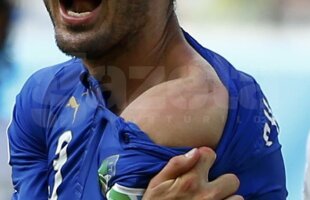 FOTO şi VIDEO Nu se poate abţine! Luis Suarez şi-a muşcat din nou un adversar » Chiellini, pe listă cu Bakkal şi Ivanovici