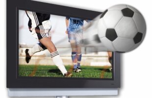 Cum explică UPC de ce nu şi-a întrebat abonaţii înainte să pună automat opţiunea de fotbal de 10 lei în grila de programe