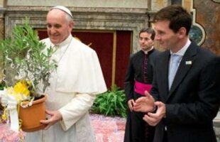 FOTO Papa Francisc organizează un meci caritabil, la care vor participa superfotbalişti de diferite religii: "Pentru pace"