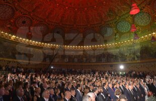 Galerie FOTO Roşu şi negru la Ateneu » Sute de medaliaţi olimpici şi antrenori s-au reunit la centenarul COSR