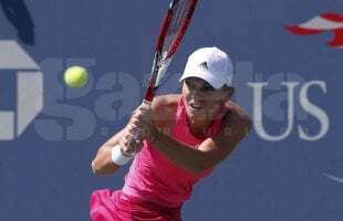 Corespondenţă din Singapore » Ocolul lumii în 12 luni » Prima zi de Turneu al Campioanelor, primul meci pentru Simona Halep: cu Eugenie Bouchard