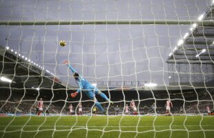 VIDEO Costel Pantilimon a pus stop formei excelente de Boxing Day! Gafă uriaşă în meciul cu Hull, pierdut 1-3 » Florin Gardoş, titular în premieră