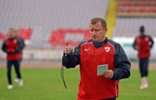 Dorinel Munteanu se ia de şefii lui Dinamo: "La echipă nu se face reconstrucţie"