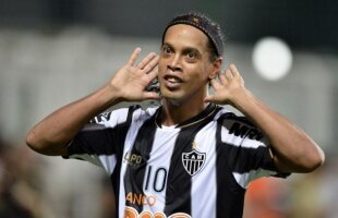 VIDEO Magia nu dispare nici la 34 de ani » Ronaldinho şi-a ameţit unul dintre adversari în Cupa Mexicului