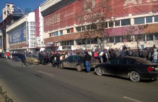 FOTO Cozi la case ca în vremurile bune » Rapidiştii se pregătesc pentru meciul de mîine cu Steaua din Ghencea!