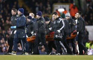 VIDEO + FOTO Momente de groază pe White Hart Lane » Bafetimbi Gomis s-a prăbuşit inconştient pe teren la meciul cu Tottenham! E pentru a 5-a oară în carieră